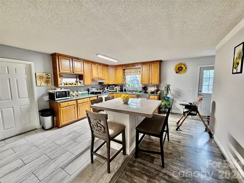 Kitchen - 16318 Sc Hwy 102 Hwy, Patrick, SC 29584 photo 3 of 5