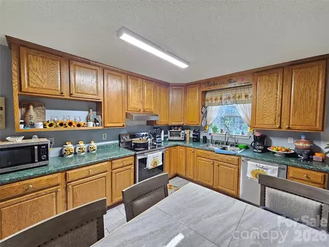 Kitchen - 16318 Sc Hwy 102 Hwy, Patrick, SC 29584 photo 2 of 5