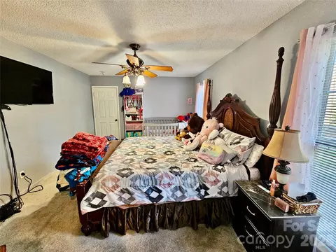 Bedroom - 16318 Sc Hwy 102 Hwy, Patrick, SC 29584 photo 3 of 9