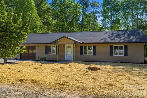 24 Sagefield Dr, Candler, NC 28715