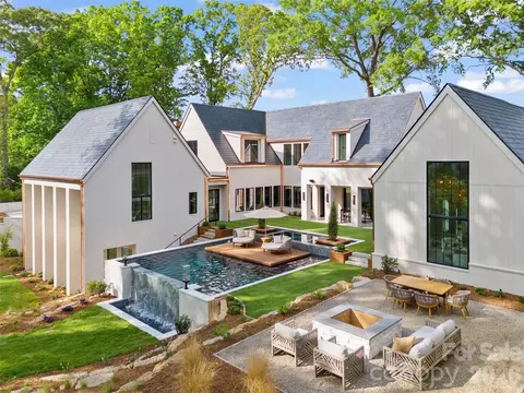 4111 Columbine Cir, Charlotte, NC 28211