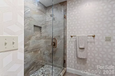 Bath - 320 Dawnbrook Dr, Flat Rock, NC 28731 photo 2 of 5