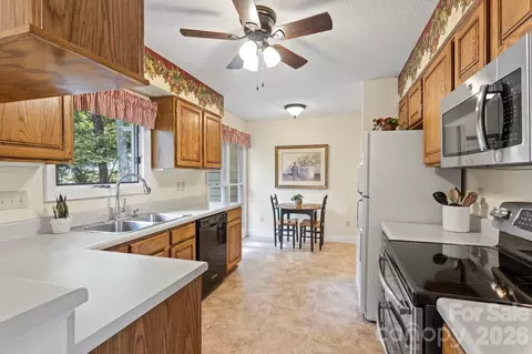Kitchen - 320 Dawnbrook Dr, Flat Rock, NC 28731 photo 1 of 5