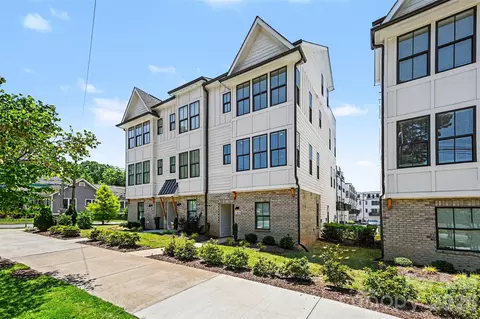 2305 Rozzelles Ferry Rd, Charlotte, NC 28208