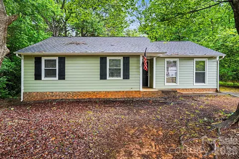10107 Cromarty Ln, Mint Hill, NC 28227