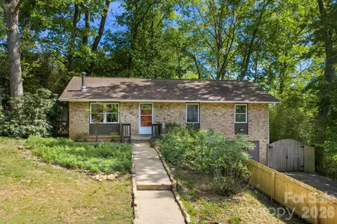 305 Melody Cir, Swannanoa, NC 28778