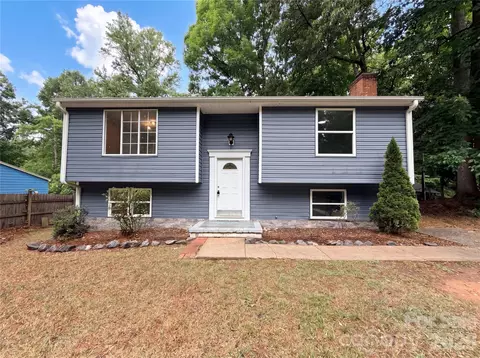 8435 Othello Pl, Charlotte, NC 28227