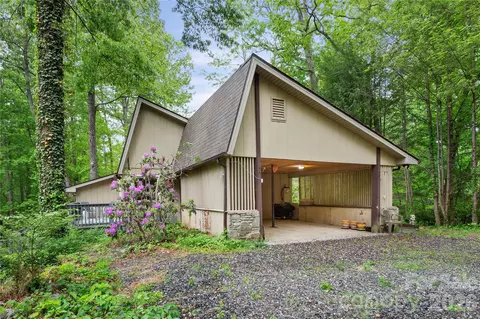 1483 Old Fort Rd, Fairview, NC 28730