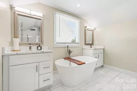 3816 Freedom Dr, Charlotte, NC 28208