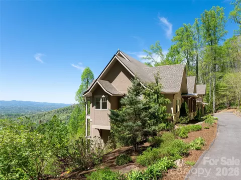 32 Timberwolf Ct, Asheville, NC 28804