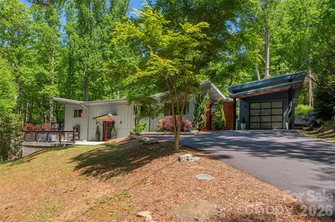 5 Crooked Tree Ln, Black Mountain, NC 28711