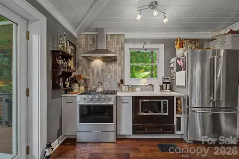 Kitchen - 75 Mountain View Rd, Sylva, NC 28779 photo 4 of 4