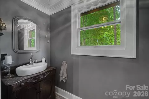 Bath - 75 Mountain View Rd, Sylva, NC 28779 photo 1 of 9