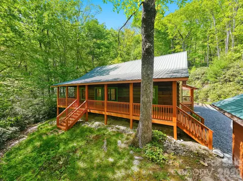 6220 Sunny Dr, Newland, NC 28657