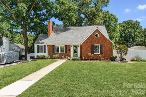 820 Woodland Rd, Statesville, NC 28677