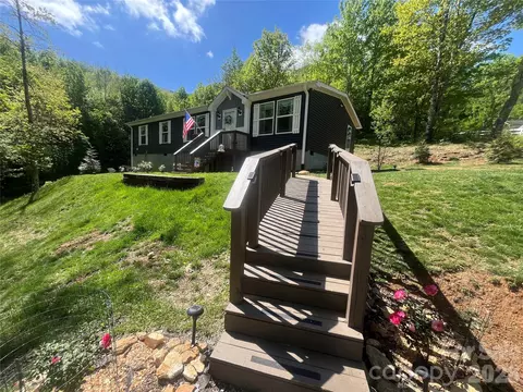 1205 Saunook Rd, Waynesville, NC 28786
