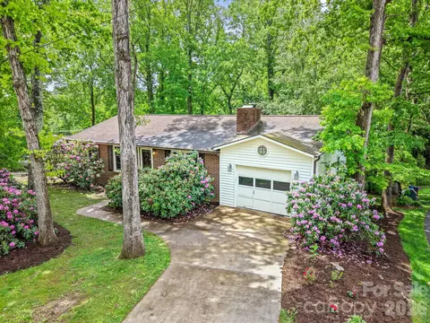 98 Pensacola Ave, Arden, NC 28704