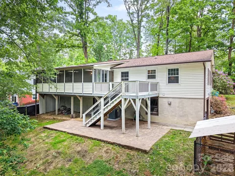 98 Pensacola Ave, Arden, NC 28704