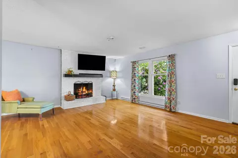 98 Pensacola Ave, Arden, NC 28704