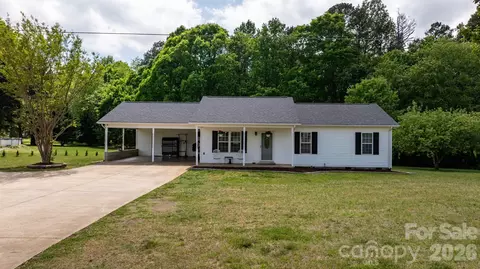 900 Pine Mountain Rd, Hudson, NC 28638