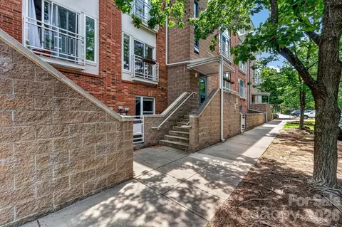 639 Raphael Pl, Charlotte, NC 28205