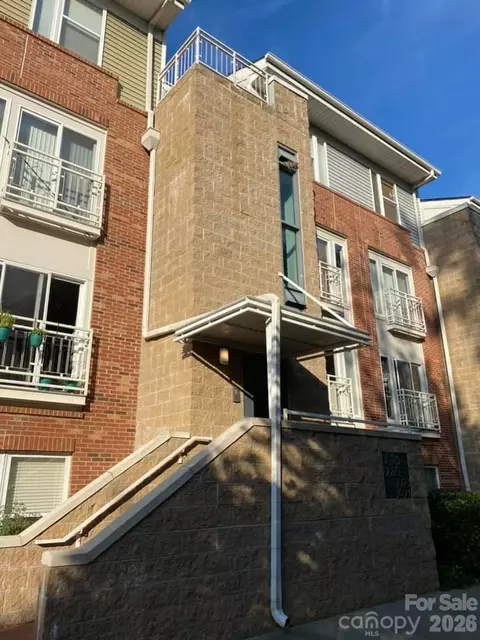 639 Raphael Pl, Charlotte, NC 28205