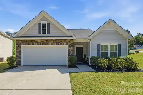 429 Oak Brook Dr, Salisbury, NC 28146