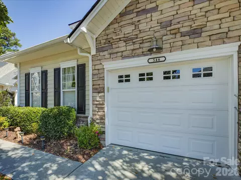 546 Pine Links Dr, Tega Cay, SC 29708