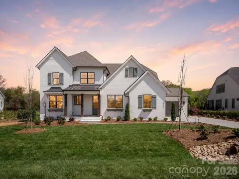 2013 Garden View Ln, Weddington, NC 28104