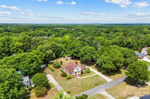 107 Friendfield Dr, Fort Mill, SC 29715