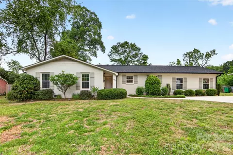 4023 Firethorne Rd, Charlotte, NC 28205