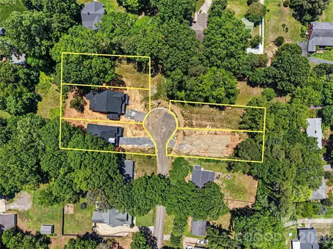 View/Area - 20396 Queens St, Cornelius, NC 28031 photo 2 of 4