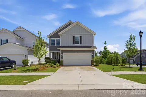 16043 River Tree Ln, Charlotte, NC 28278