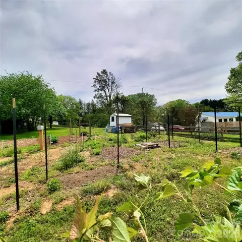 26 Calico Rock Ln, Hendersonville, NC 28792
