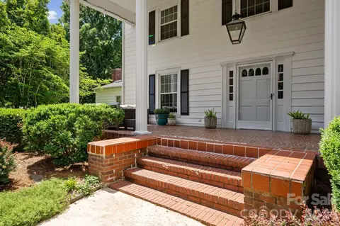 Exterior - 2403 E Innes St, Salisbury, NC 28146 photo 4 of 5