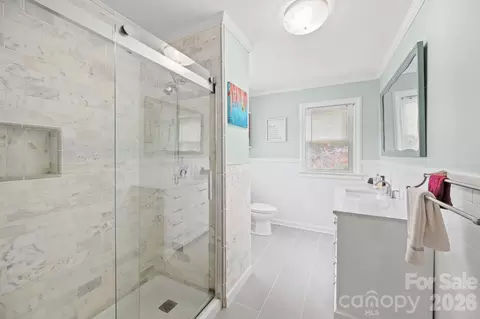 Bath - 2403 E Innes St, Salisbury, NC 28146 photo 2 of 4