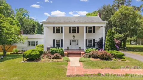 Exterior - 2403 E Innes St, Salisbury, NC 28146 photo 1 of 5