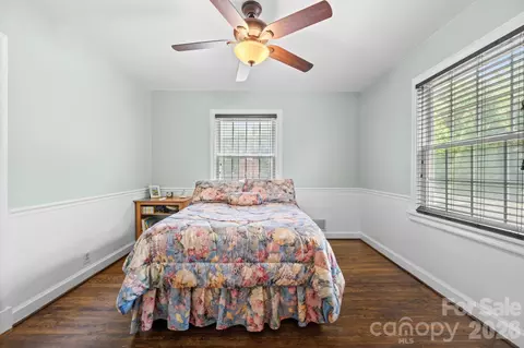 Bedroom - 2403 E Innes St, Salisbury, NC 28146 photo 2 of 4