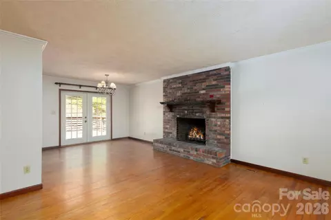 Living - 138 Stillwagon Ln, Cedar Mountain, NC 28718 photo 2 of 9