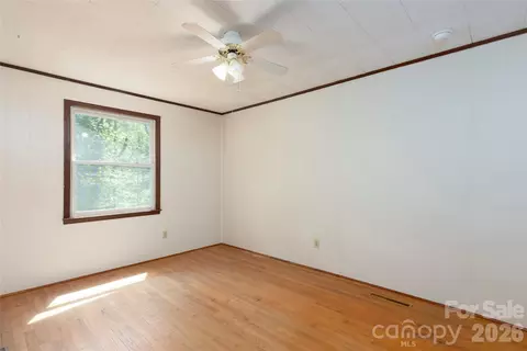 Bedroom - 138 Stillwagon Ln, Cedar Mountain, NC 28718 photo 4 of 5