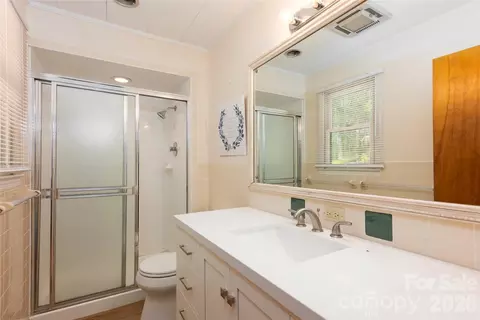 Bath - 138 Stillwagon Ln, Cedar Mountain, NC 28718 photo 3 of 3