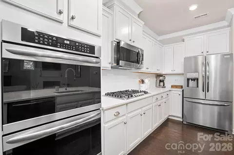 Kitchen - 432 Hudson Pl, Davidson, NC 28036 photo 3 of 3