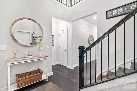 Entry Way - 432 Hudson Pl, Davidson, NC 28036 photo 2 of 3