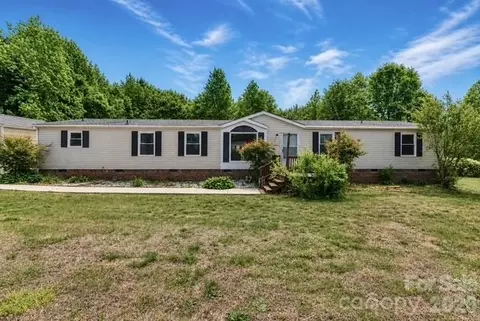 121 Fair Wind Ln, Statesville, NC 28677