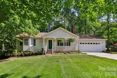 144 Mills Forest Ln, Mooresville, NC 28117
