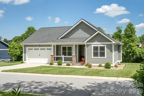 36 Windy Acres Knoll Dr, Hendersonville, NC 28792