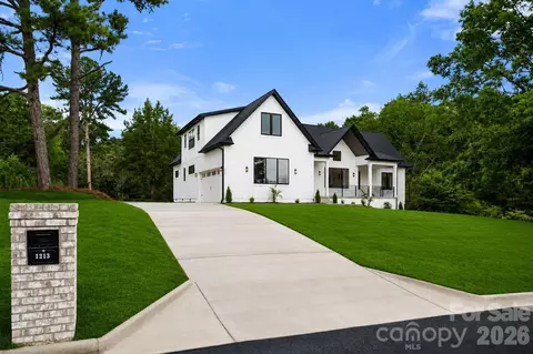 1213 Rosa Dr, Monroe, NC 28112