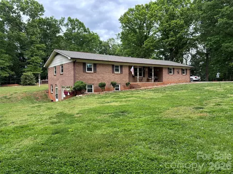 74 Miranda Dr, Taylorsville, NC 28681
