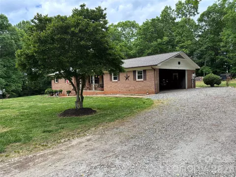 74 Miranda Dr, Taylorsville, NC 28681