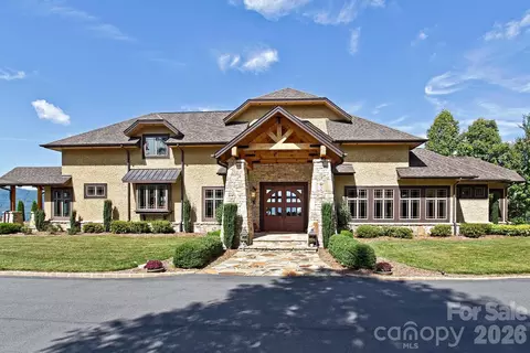 93 Lombard St, Waynesville, NC 28786